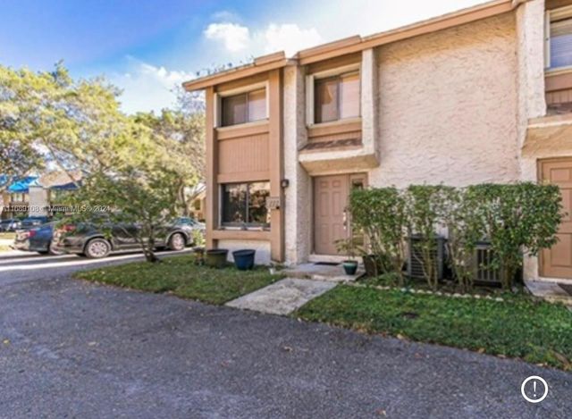 $2,800 | 227 Wimbledon Lakes Drive, Unit 227 | Jacaranda