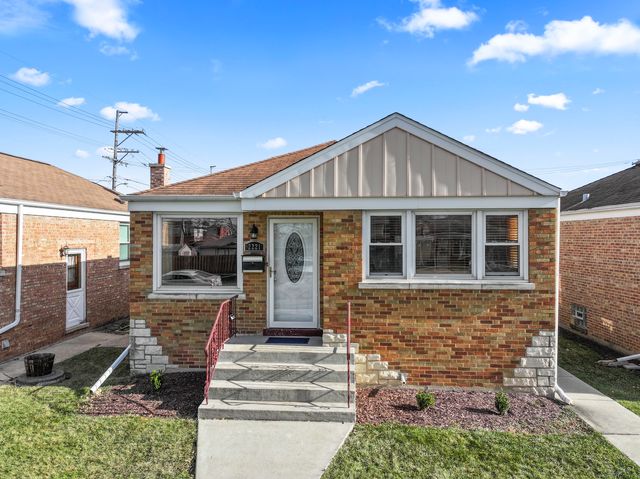 $329,500 | 2221 South 13th Avenue | North Riverside