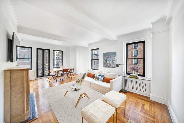 $2,995,000 | 26 East 10th Street, Unit 5DF | Greenwich Village