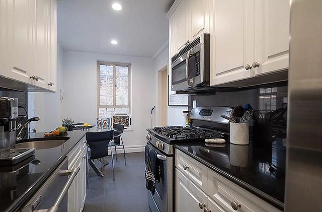 $9,350 | 275 Central Park West, Unit 7F | Upper West Side