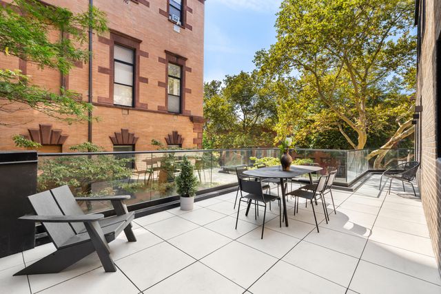 $4,195,000 | 415 Degraw Street, Unit 2 | Boerum Hill