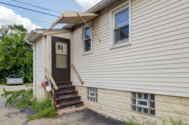 $1,400 | 525 North Chicago Street | Joliet