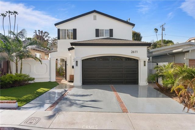 $3,350,000 | 2611 Pacific Avenue | Manhattan Beach Tree