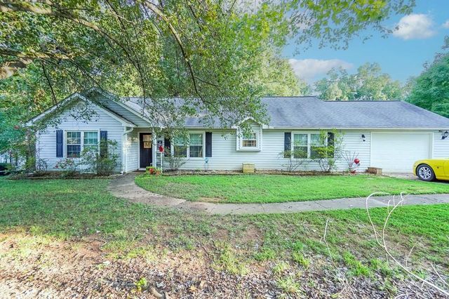 $430,000 | 8018 Maxwelton Drive | Huntersville