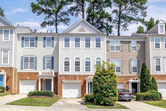 $1,950 | 5526 Red Robin Road | Pinecrest Townhomes