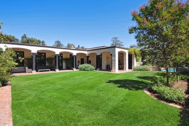 $10,950,000 | 110 New Place Road | Country Club Manor