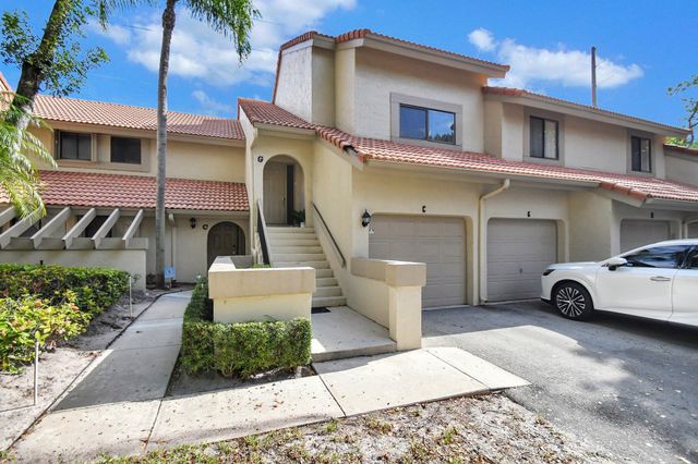 $429,999 | 5700 Coach House Circle, Unit G | Southwest Boca Raton