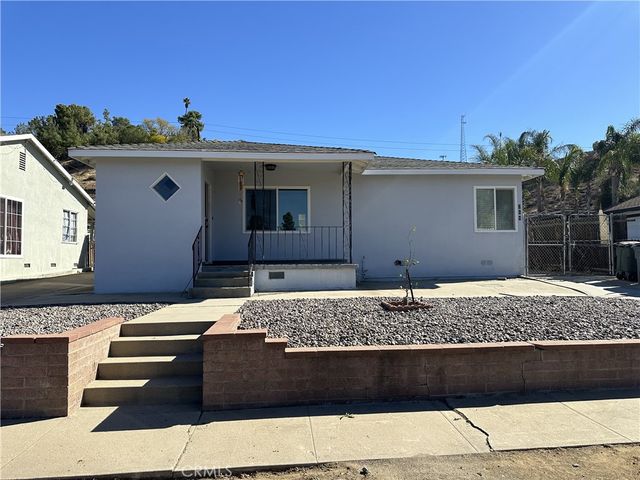 $2,300 | 264 East Hill Street | South Lake Elsinore