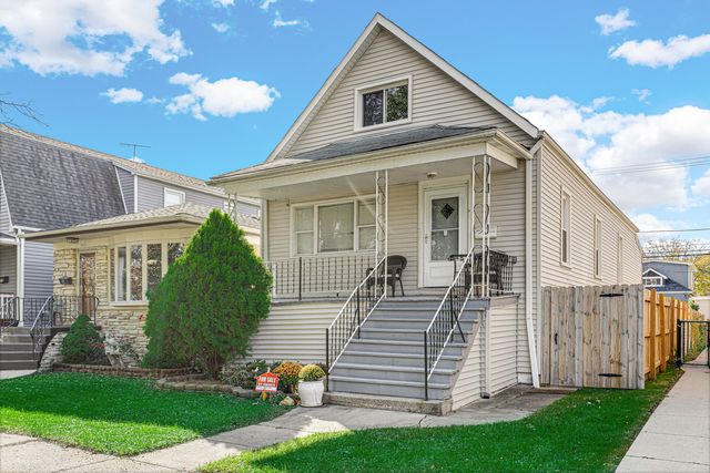 $520,000 | 5452 North Luna Avenue | Jefferson Park