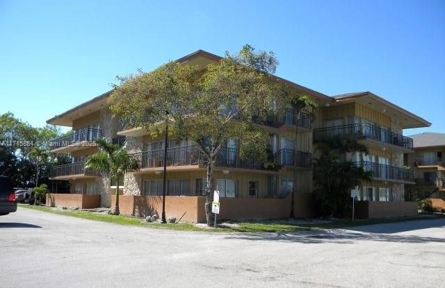 $2,800 | 4850 Southwest 63rd Terrace, Unit 314 | Davie