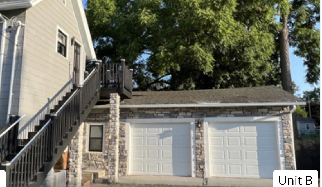 a view of entryway front of house