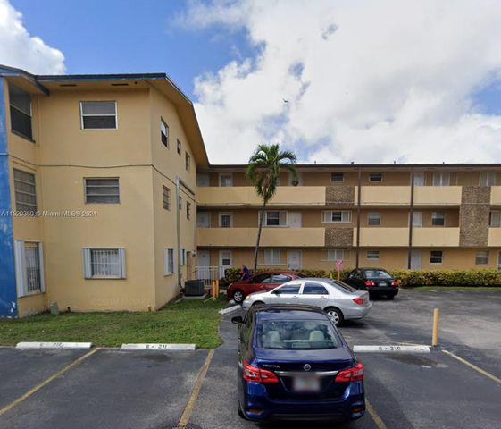 $199,000 | 160 Royal Palm Road, Unit 2046 | Hialeah Gardens