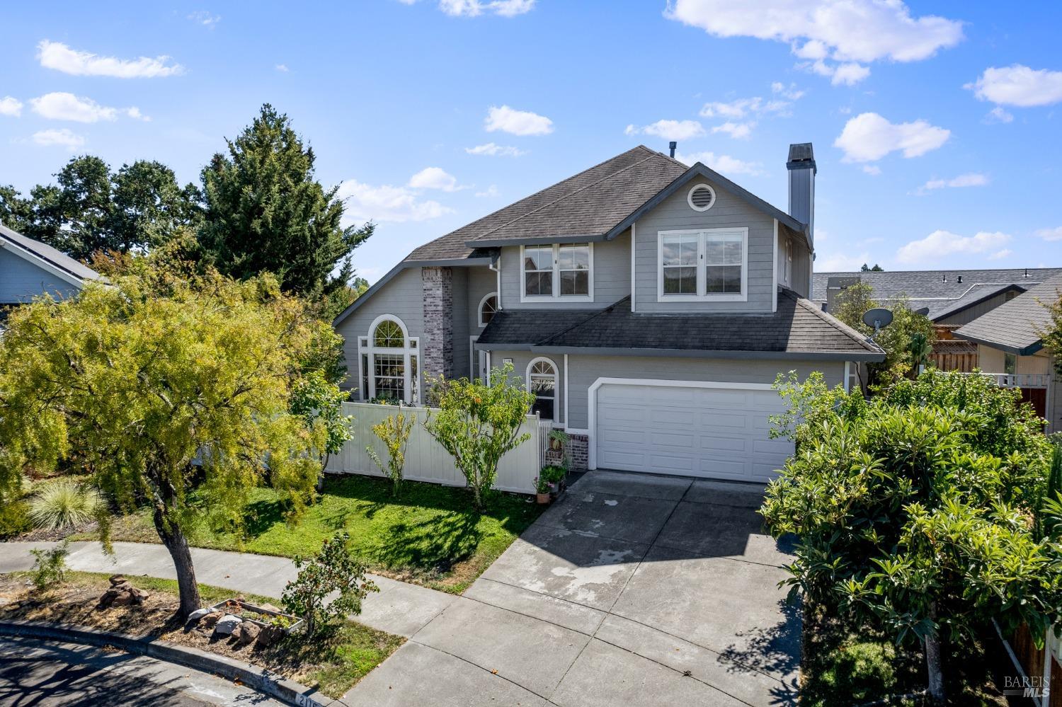 Welcome to your new home in a very well-established Northwest Santa Rosa neighborhood!