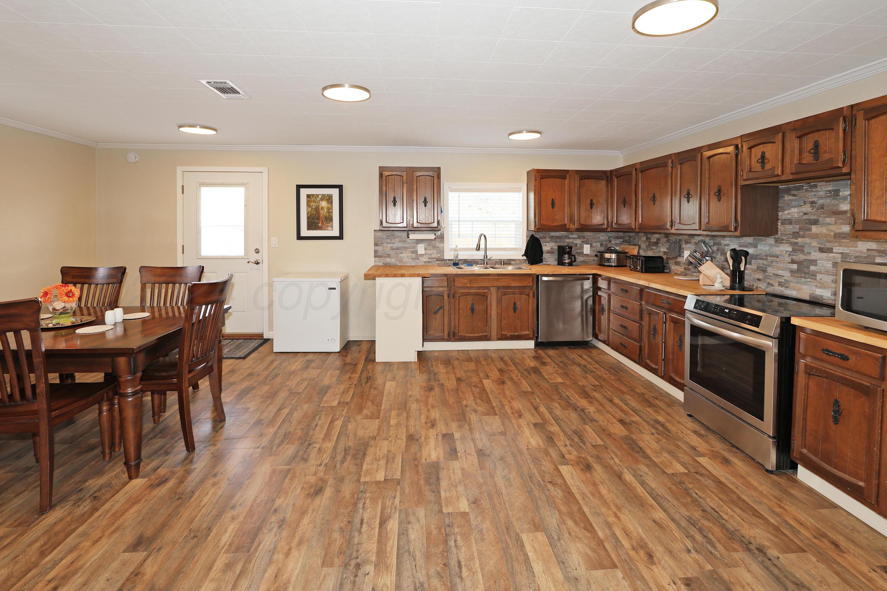 7-Kitchen & Dining Area