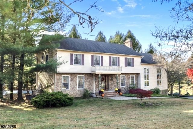 $737,500 | 8 Amherst Drive | Washington Township - Morris County