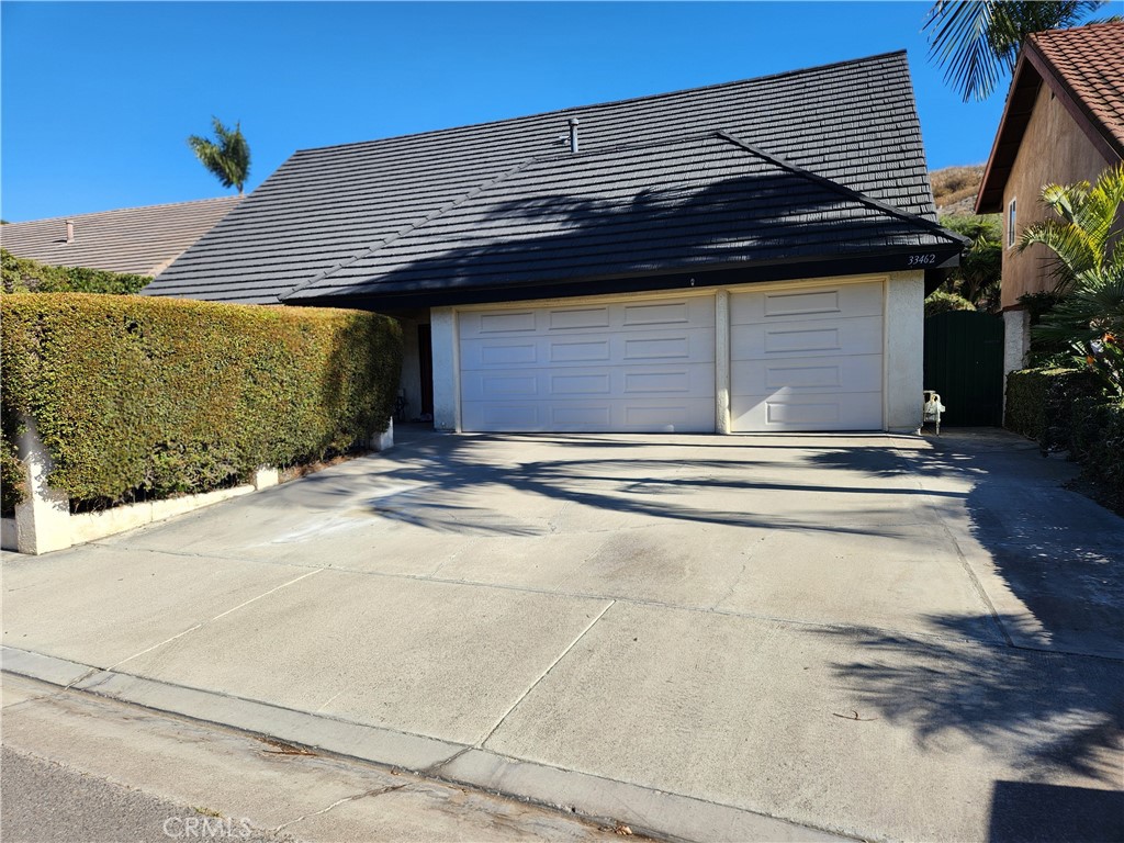 GARAGE DRIVEWAY