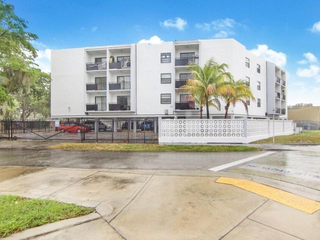 $2,100 | 888 Northeast 132nd Street, Unit 303 | Central North Miami