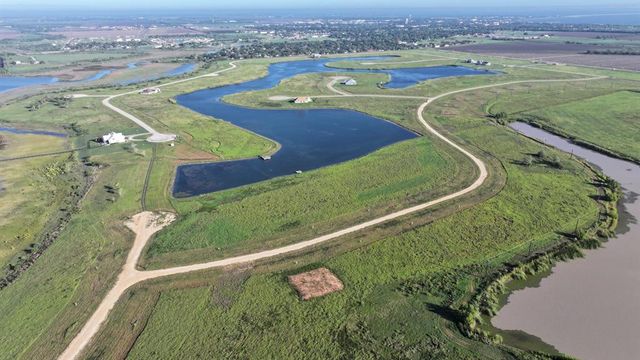 $3,820,000 | 2422 South Virginia Street | Port Lavaca