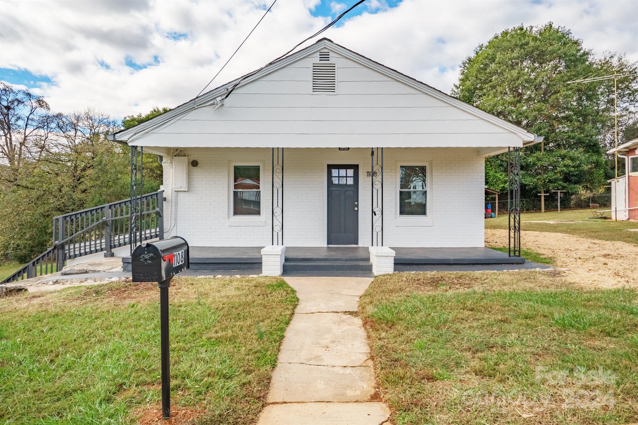 a front view of house with yard