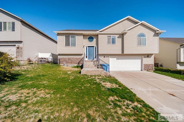 $2,300 | 300 La Montagna Street | Pocatello