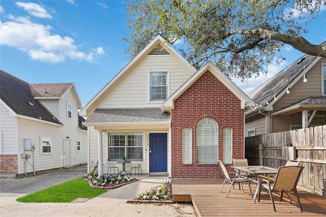 $2,300 | 2804 Austin Street | Midtown Houston