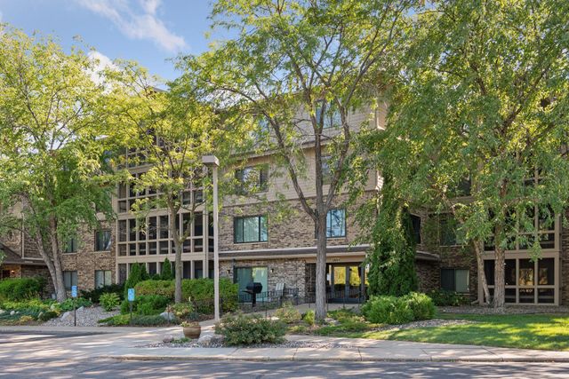 $195,000 | 3801 West 98th Street, Unit 106 | West Bloomington