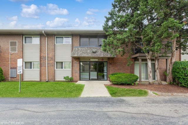 $180,000 | 2301 Beau Monde Boulevard, Unit 201 | Lisle