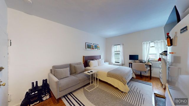 $2,570 | 409 West 24th Street, Unit 15 | Chelsea