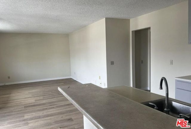 $2,300 | 4816 Rosewood Avenue | Hancock Park-Wilshire