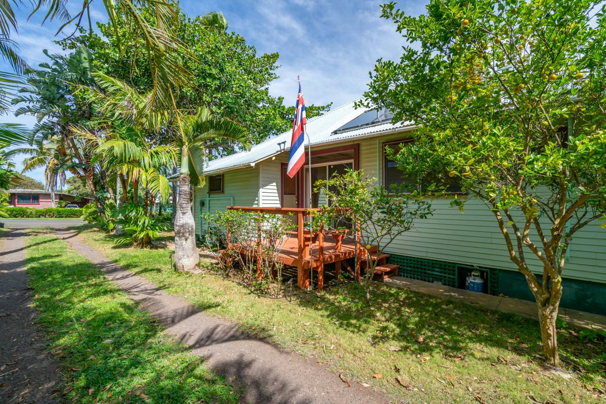 Special find in historic, charming Kapaau town in North Kohala