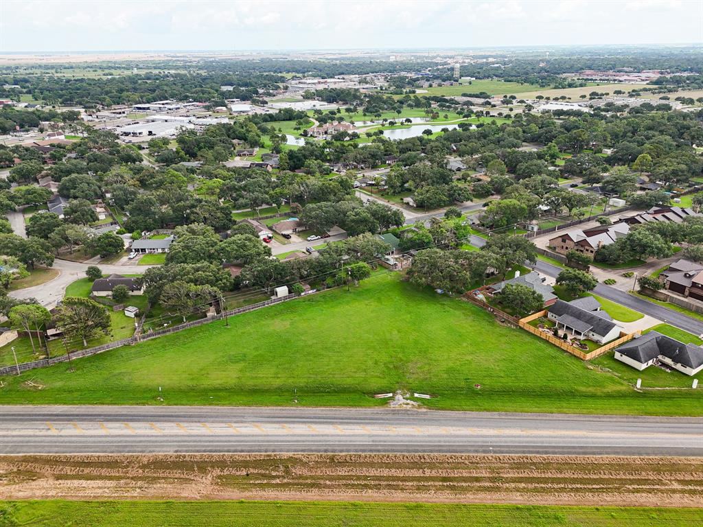 an aerial view of a yard