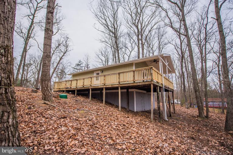 Cozy 2 BR 1 BA cottage in the Glenwood Forest