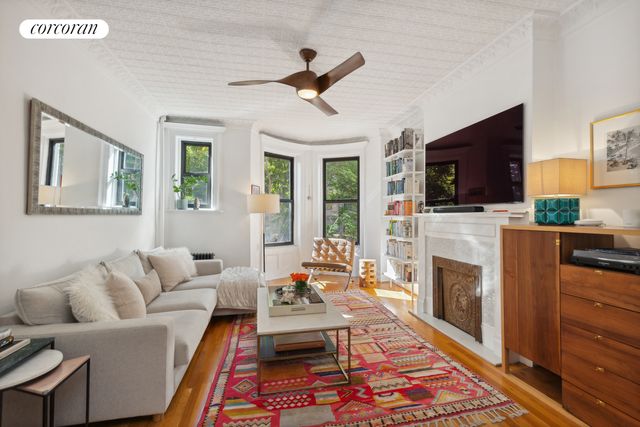 $1,195,000 | 719 Carroll Street, Unit 2L | Park Slope