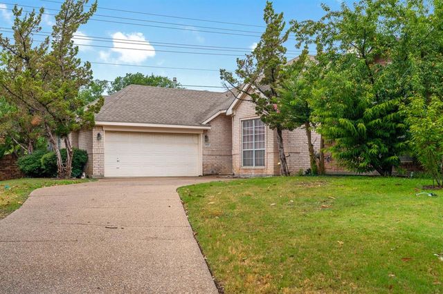 $389,500 | 3466 Forest Hills Circle | Spring Park Central