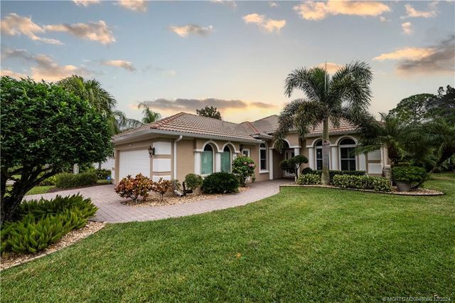 $750,000 | 1310 Northwest Red Oak Way | Jensen Beach