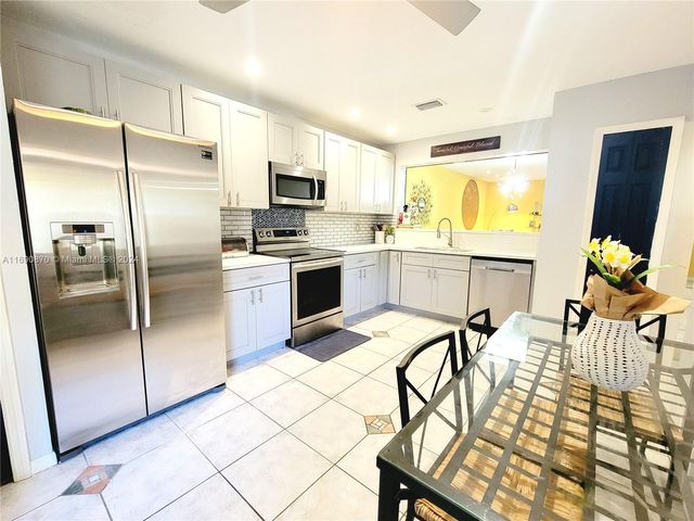 $349,999 | 6182 Laurel Lane, Unit B | Tamarac