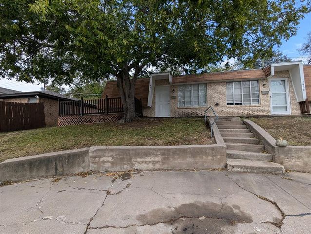 $1,250 | 4910 Bonnell Avenue | Sunset Heights South