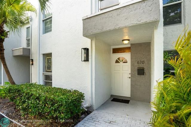 $385,000 | 670 Kensington Place, Unit 5B | Wilton Manors