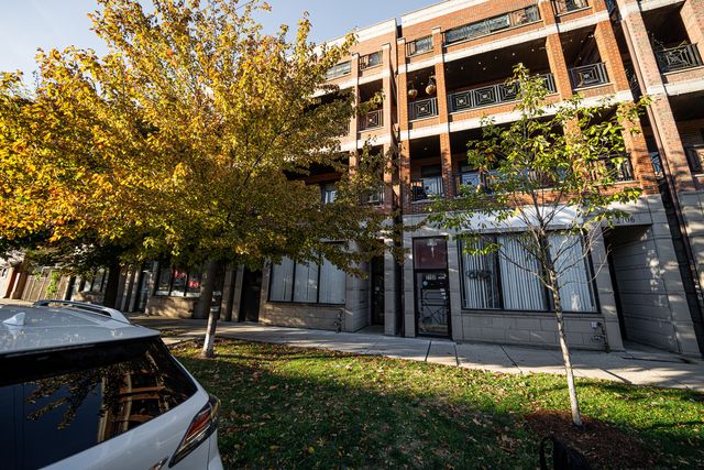 $485,000 | 2708 West Chicago Avenue, Unit 4 | West Town