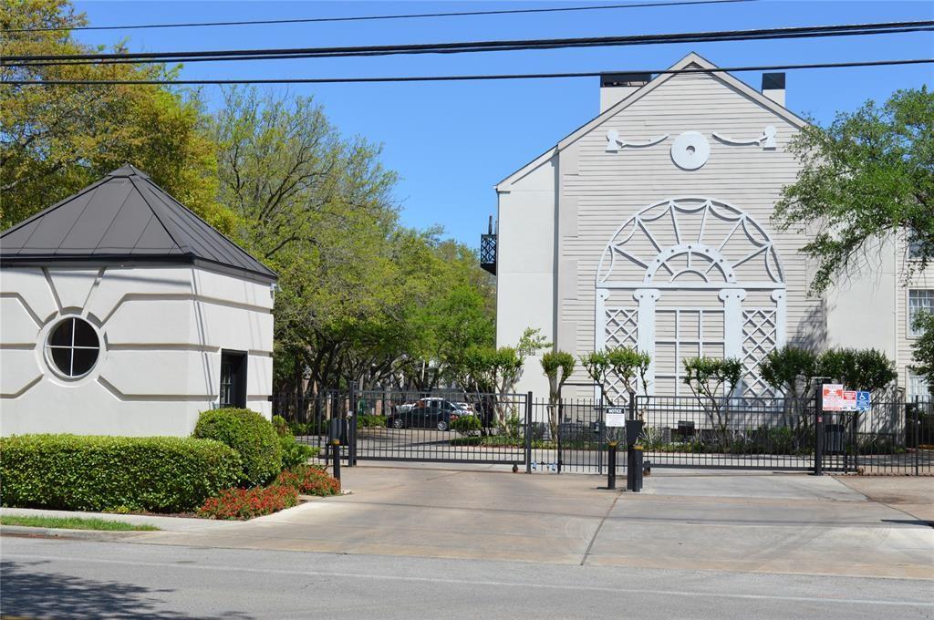 Complex is designed by renowned architect Robert Venturi