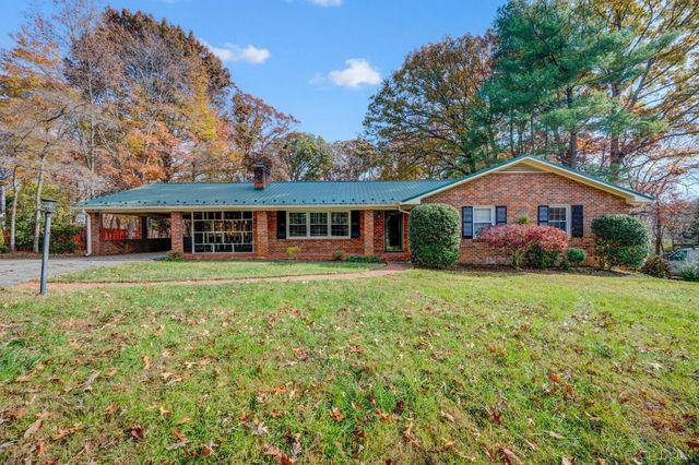 $360,000 | 1418 Lockewood Drive | Lynchburg