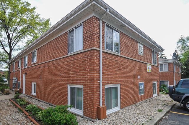 $1,800 | 32 North Main Street, Unit GN | Glen Ellyn