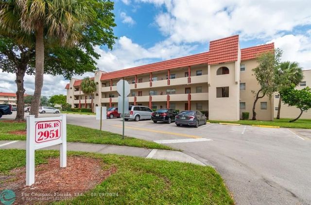 $129,999 | 2951 Sunrise Lakes Drive East, Unit 211 | Sunrise Lakes