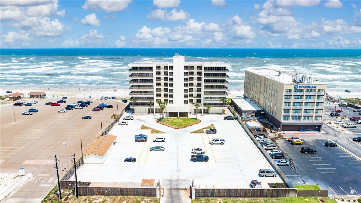 a view of building with an outdoor space