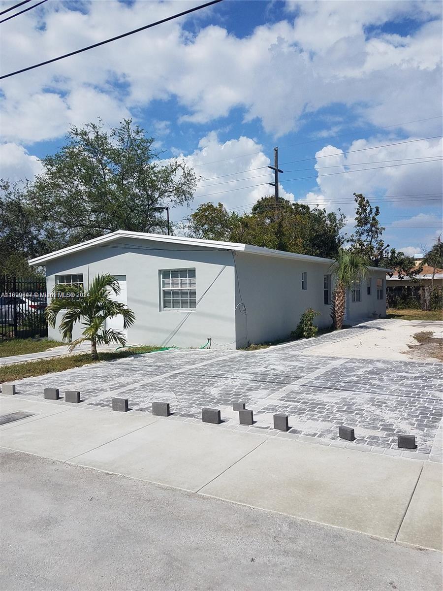 front view of house with a yard