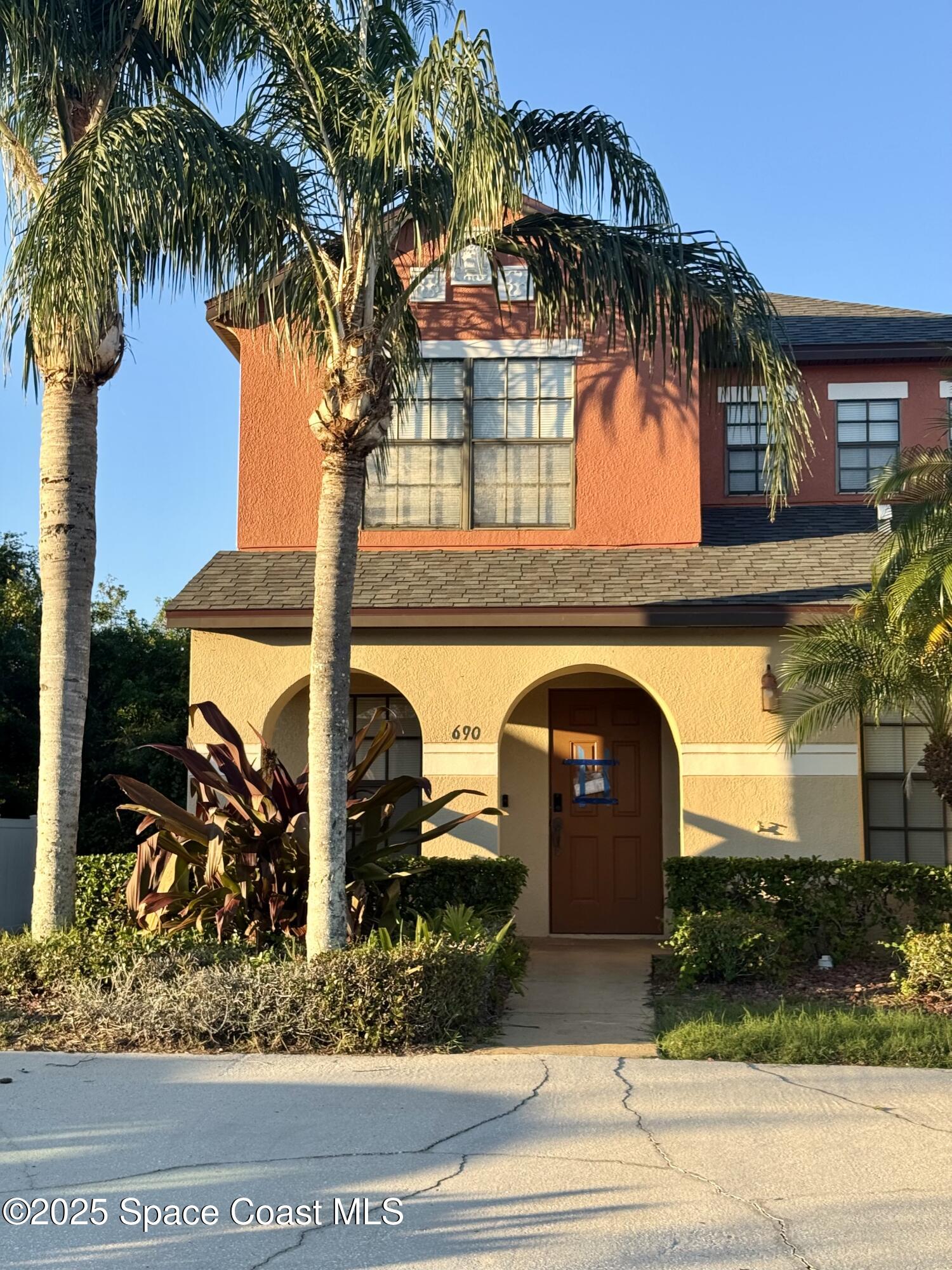 a front view of house with yard