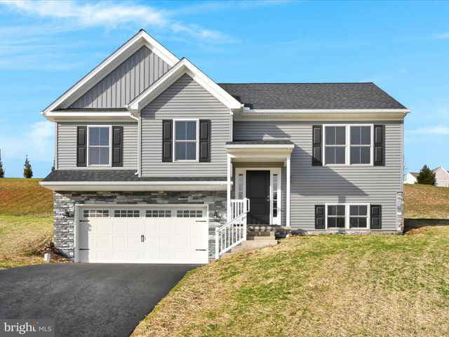 $349,900 | 303 Greenwood Road | Spring Forge