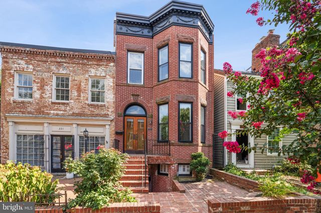 $1,450,000 | 329 Constitution Avenue Northeast | Capitol Hill