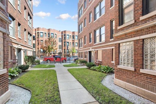 $1,525 | 1651 West Jonquil Terrace, Unit 17 | East Rogers Park