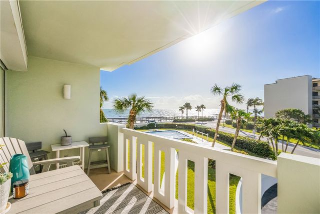 $650,000 | 4049 Ocean Drive, Unit 204 | Oceanside